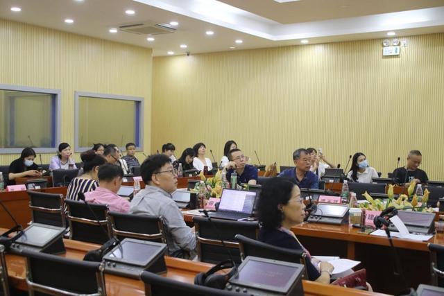 广东省大学英语课程思政和一流课程缔造高层论坛在广财举办