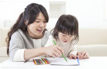 1秒查词,5分钟练口语,糖猫词典笔让孩子学英语快人一步